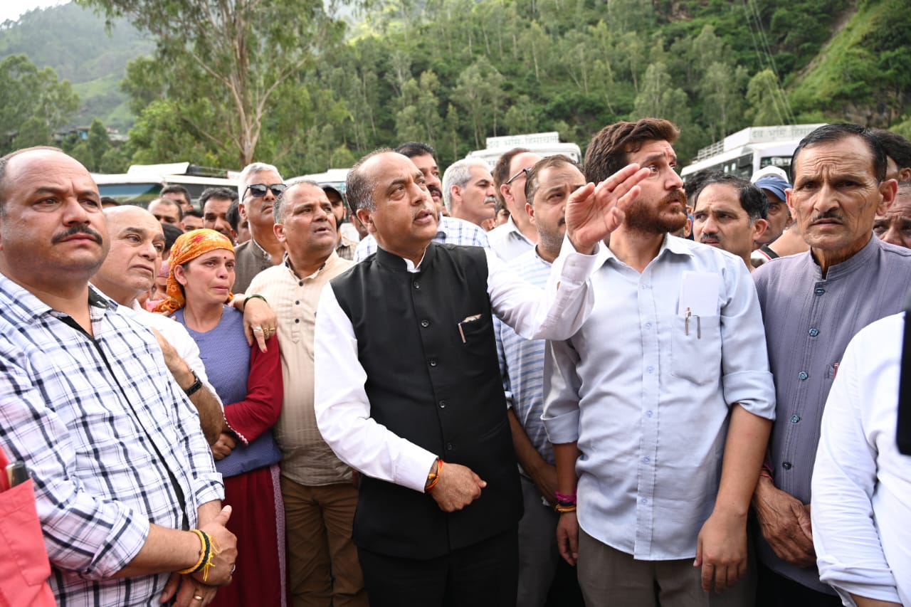 राहत कार्य में तेजी लाएं प्रदेश सरकार,आनी में बोले जय पूर्व मुख्यमंत्री जयराम ठाकुर