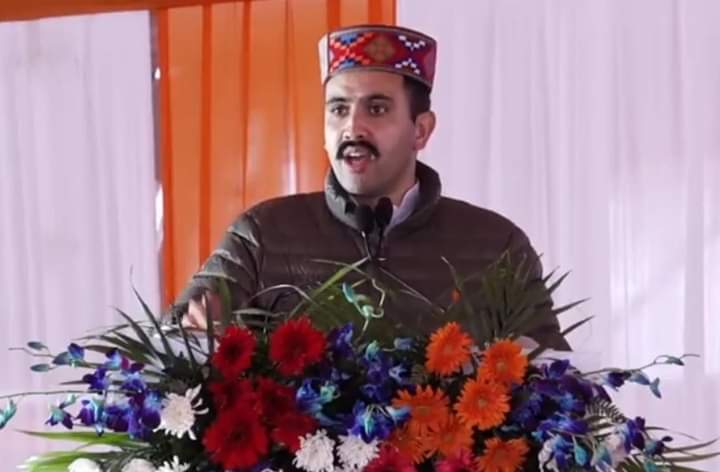 PWD मंत्री विक्रमादित्य सिंह ने कहा देवभूमि में बीफ खाने बाले लड़ रहे चुनाव, घेरी भाजपा व कंगना रणौत
