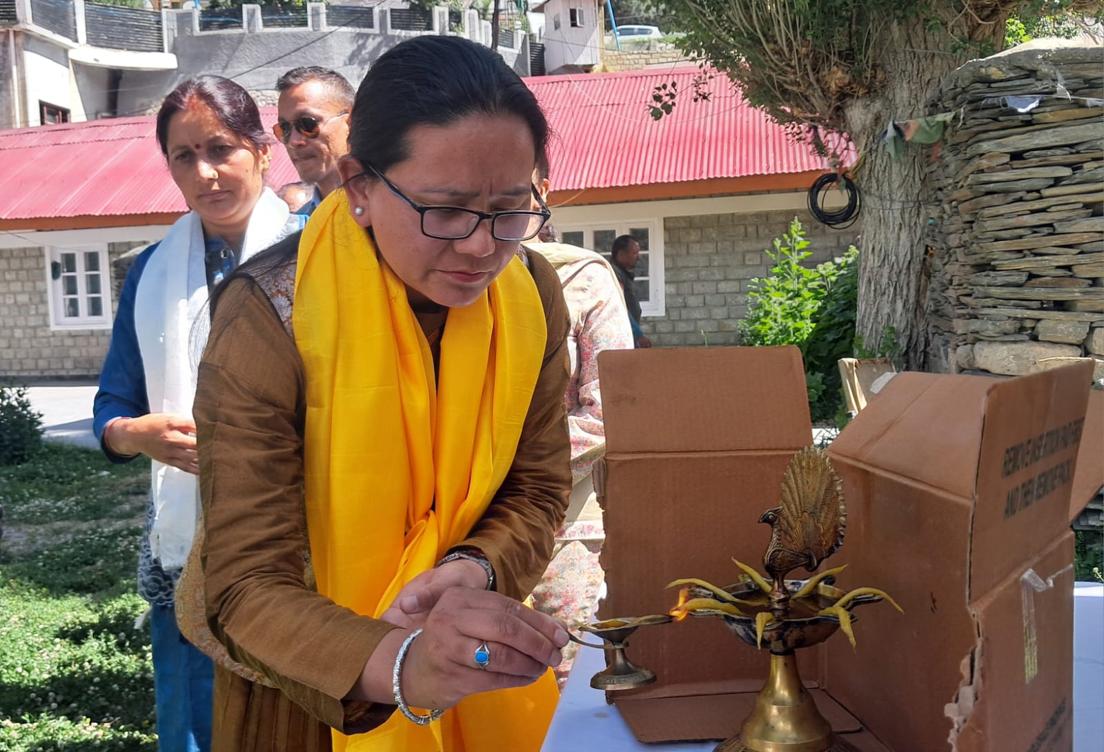 लिंडुर गांव को पुनर्स्थापना के किए जा रहे हैं प्रयास,फिलहाल रिलीफ शेल्टर किए चिंहित:अनुराधा राणा,,, देखें वीडियो,,,