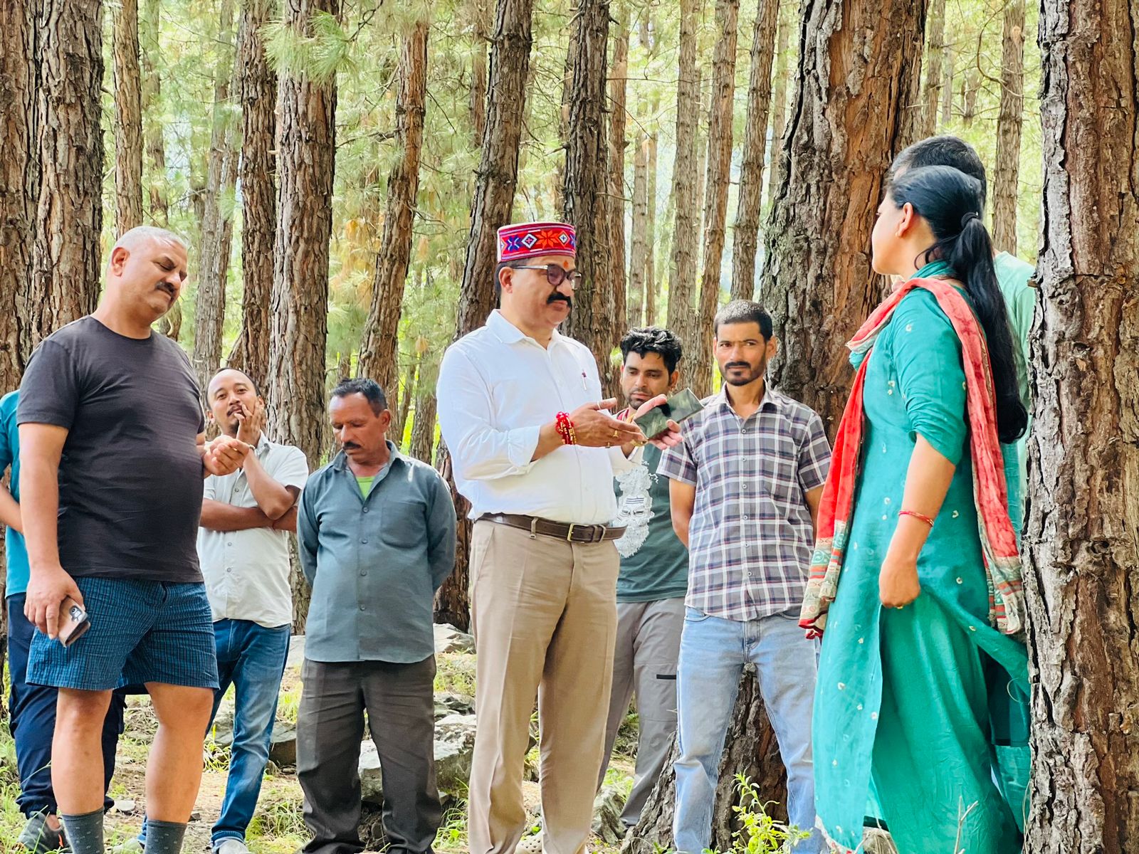 देखें वीडियो,,,,,, बंजार के बाद अब कुल्लू के बन्दरोल में आया वन कटान का मामला,गोविंद सिंह ठाकुर ने किया वन कटान का पर्दा