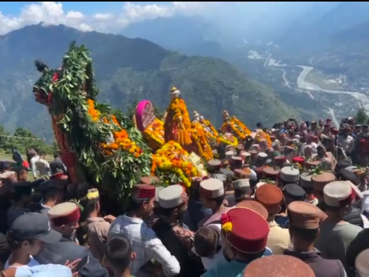 देखें वीडियो,,,,करें विजली महादेव के दर्शन: विजली महादेव में मेला शुरू